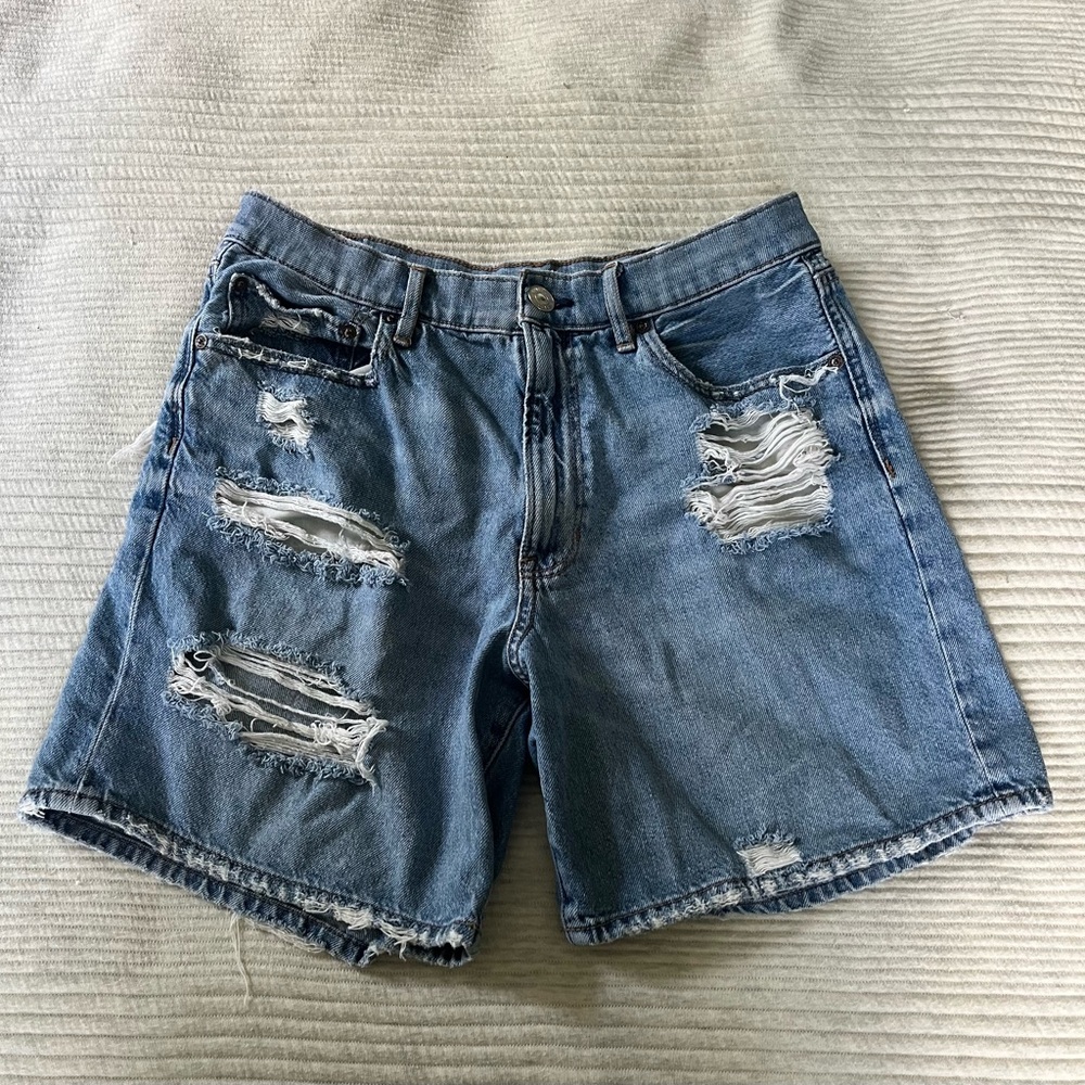 American Eagle women’s Bermuda denim shorts